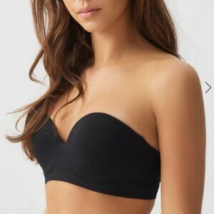 Bundle Lot of 2 Seamless Strapless Bras in Nude / Black SIZE Medium (34C / 36B)